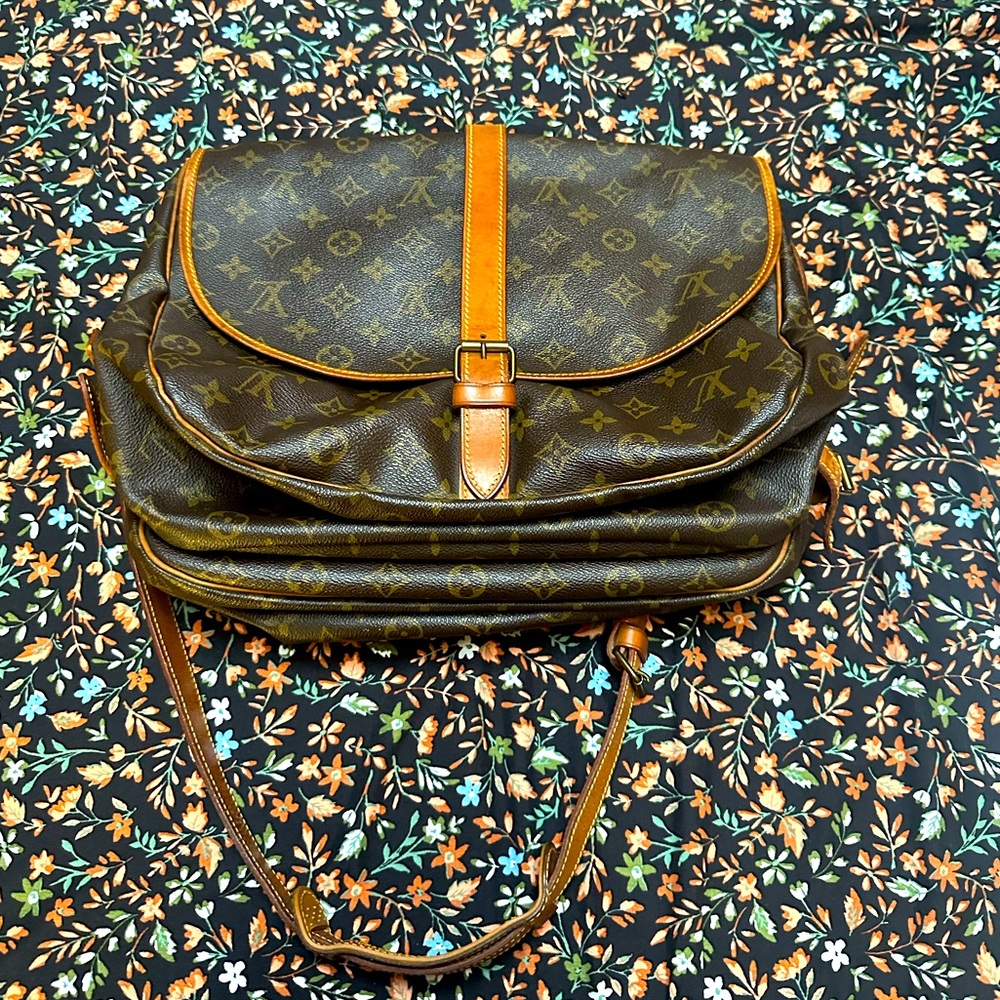 LOUIS VUITTON Saumur 35 Shoulder Bag Monogram Leather BN France M42254 39YC555